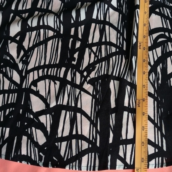 Collective Concepts Two Layer Top. - Picture 3 of 8